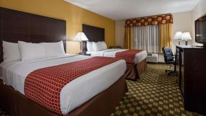 Queen Room with Two Queen Beds - Non-Smoking room in Best Western Paris Inn