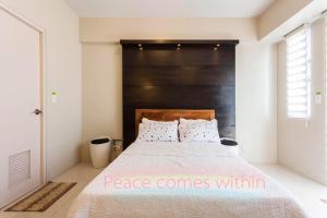 Cozy Airport Condo 7-min Walk to Terminal 3