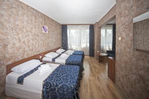 Hotel Akord - Free Parking & Metro Access