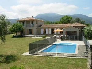 Villa mit grosser Sommerküche und Pool, 8 Minuten zum Sandstrand Cap Sud - Vescovato