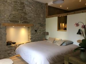 B&B / Chambres d'hotes Le Val d'Ailleurs : photos des chambres