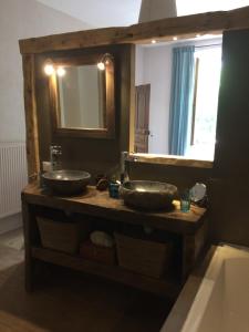 B&B / Chambres d'hotes Le Val d'Ailleurs : Chambre Double Deluxe