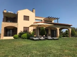 M Varkes Villa - 尼亚·蒙达尼亚