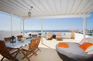 Ocean View Penthouse - Central Location - 100m to the Beach