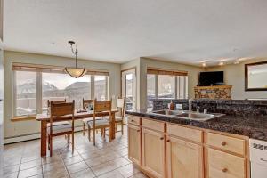 522 Watch Hill Condo