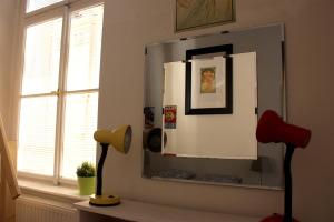 Spacious Charles Bridge Apt in the HEART of Prague