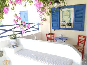 Villa Spyros Studios Santorini Greece