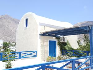 Villa Spyros Studios Santorini Greece