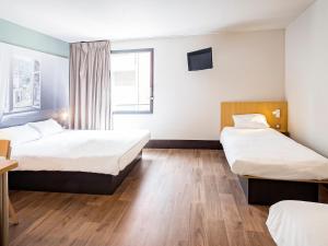 Hotels B&B HOTEL Orleans Saint-Jean de Braye : Chambre Quadruple