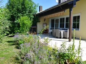 Appartement Ferienwohnung am Waldrand Leicht Dietersheim Deutschland