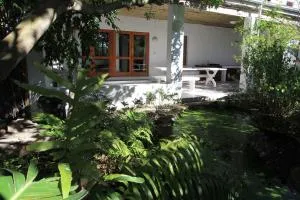 Haven of Peace and Garden Cottage - 赫曼努斯