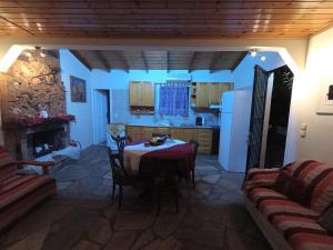 Cozy House in Samoutani Korinthia Greece