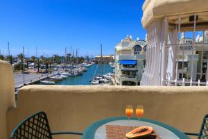 Apartment with Sea View room in Puerto Marina