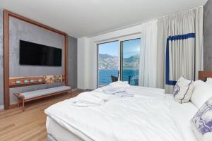 Hotel Castello Lake Front