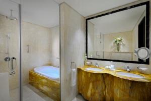 Premium King Room  - Non-Smoking room in Ramada by Wyndham Jumeirah Hotel