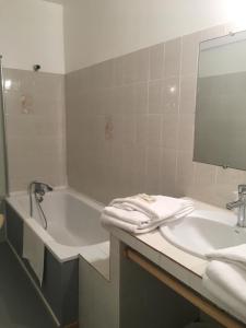 Hotel Restaurant La Garenne photo 6