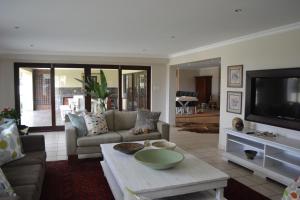 Mahogany House - SOLAR POWERED