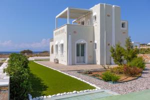 Green Moon Villa with Private Pool and Sea View