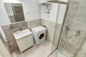 Riverside Deluxe Apartment