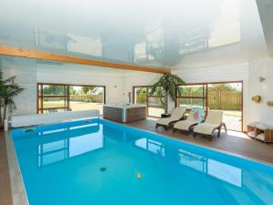 Luxurious Villa with Indoor Pool in Brignogan-Plages France