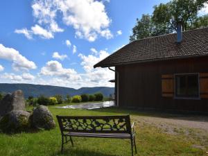 Chalets Beautiful Chalet Amidst Mountains in Saulxures sur Moselotte : photos des chambres