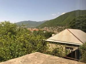 Shaki Host House - 卡希