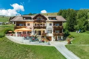 Hotel Gravas Lodge - Das Hotel für Gäste mit Hund - Vignogn