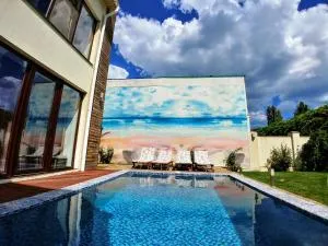 Сучасна Вілла з басейном на приватній території - Tayirove