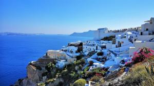 Aqua & Terra Traditional Cave Houses Santorini Greece