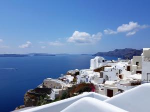 Aqua & Terra Traditional Cave Houses Santorini Greece