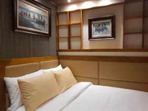 Stay Amare Green La Salle Taft