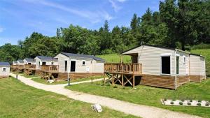 Campings Camping Les Framboiseilles : photos des chambres