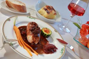 Hotels Logis Hotel & Restaurant des Lacs : photos des chambres