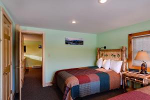 Room 1 room in Cobble Mountain Lodge