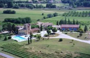 玛德拉图尔酒店 - 鲁西永