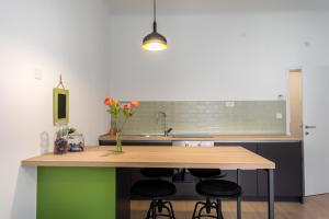 Go2Zagreb Chick Apartment Private Parking Available