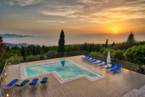 Studios Vrionis Panoramic Sunset Kefalloniá Greece