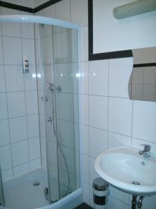 Triple Room room in Willy Hotel Frankfurt