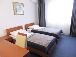 Standard Double or Twin Room with Balcony and City View room in Hotel Zagreb