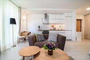 #stayhere - Comfy & Stylish Studio with Green Patio close to Old Town