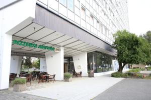 Golden Family Apartments