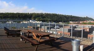 Golden Family Apartments