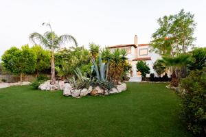 Nicoles garden villa