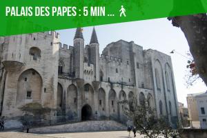 Appartements LE PALAIS DES PAPES - AVIGNONSMILE : photos des chambres