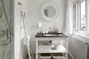 Villas La maison de Colette, Traditionnelle Maison d'Armateur de 3 chambres et 3 salles de bains : photos des chambres