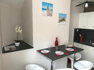 Appartements Lumineux T2 Vieille ville 3 pers parking gratuit - by La Source d'OrFee : photos des chambres