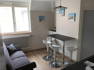 Appartements Lumineux T2 Vieille ville 3 pers parking gratuit - by La Source d'OrFee : photos des chambres