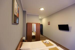Double Room with Private Bathroom room in Corner Center Rental