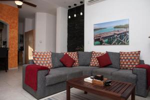 Las Olas Condominium #207