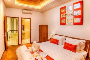 Villa Caitlyn, Seminyak - Modern 3 Bedroom Villa with Private Pool!